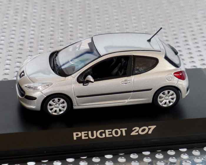 Peugeot 207 silber-Metallic