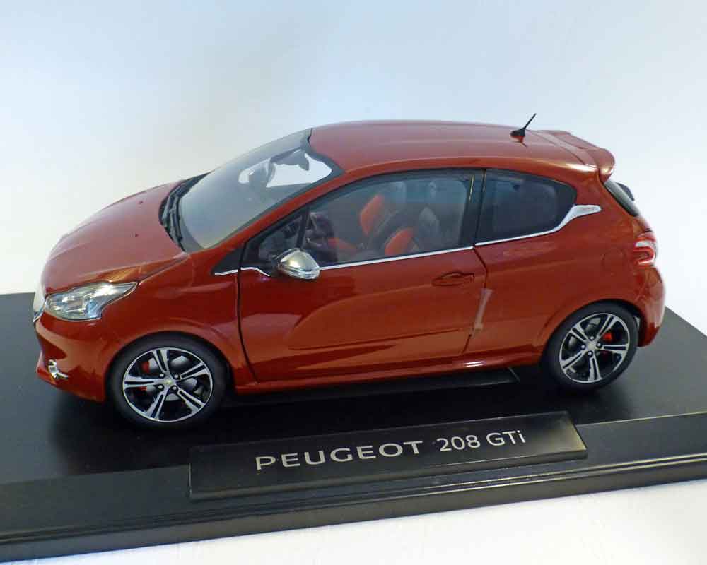 Peugeot 208 GTI, 2013 rot-Metallic
